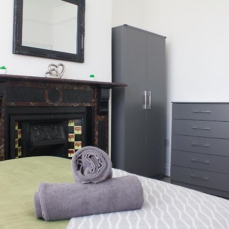 Вилла Boaler House, Modern 4 Bed House With Parking Sleeps 8 Ливерпуль Экстерьер фото