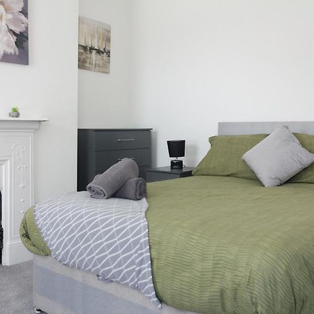 Вилла Boaler House, Modern 4 Bed House With Parking Sleeps 8 Ливерпуль Экстерьер фото
