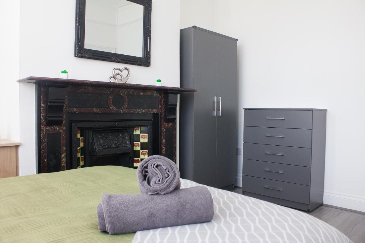 Вилла Boaler House, Modern 4 Bed House With Parking Sleeps 8 Ливерпуль Экстерьер фото