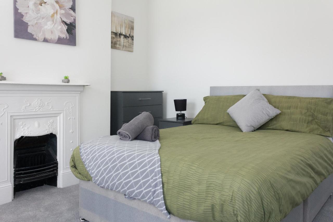 Вилла Boaler House, Modern 4 Bed House With Parking Sleeps 8 Ливерпуль Экстерьер фото
