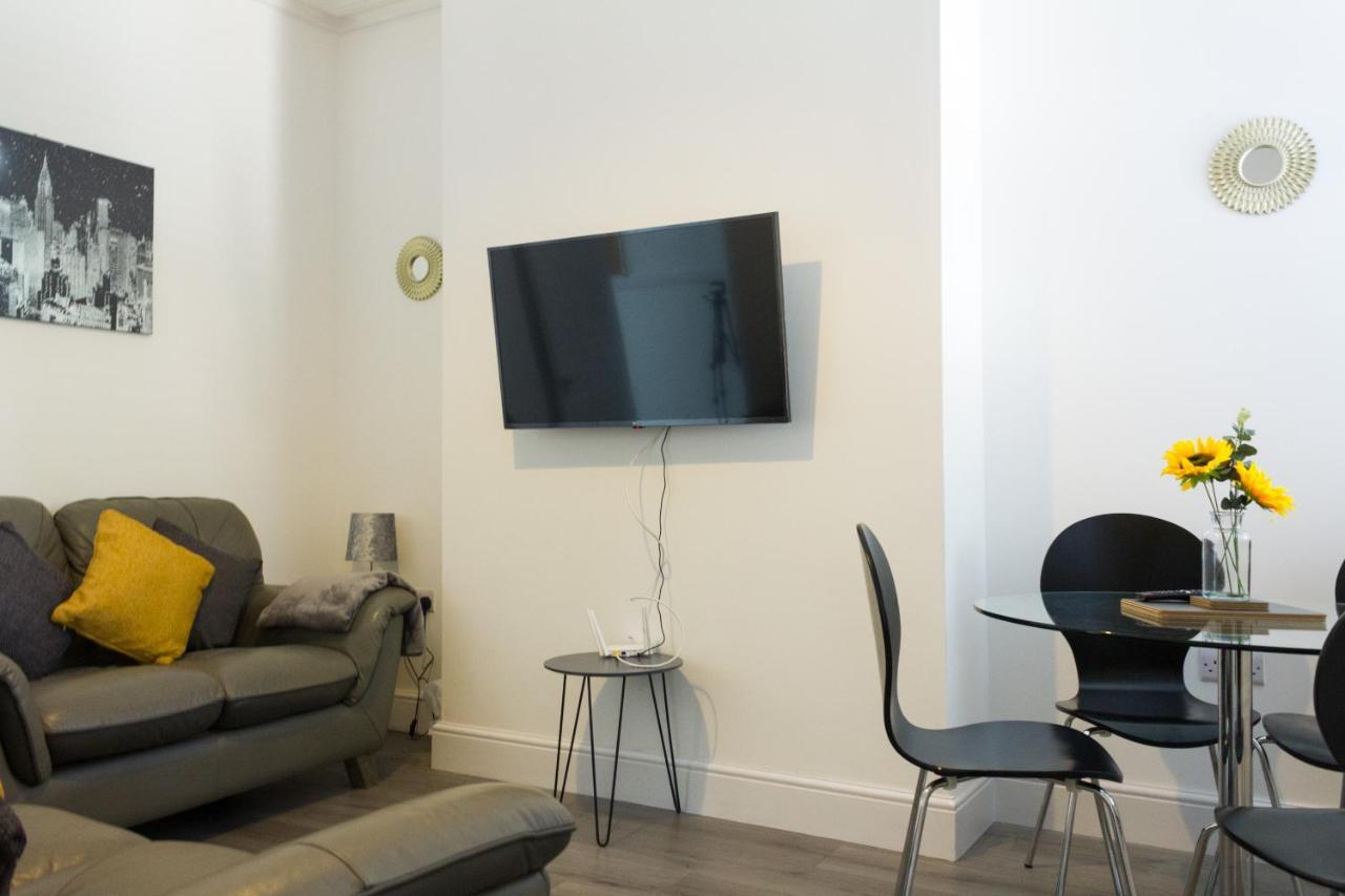 Вилла Boaler House, Modern 4 Bed House With Parking Sleeps 8 Ливерпуль Экстерьер фото