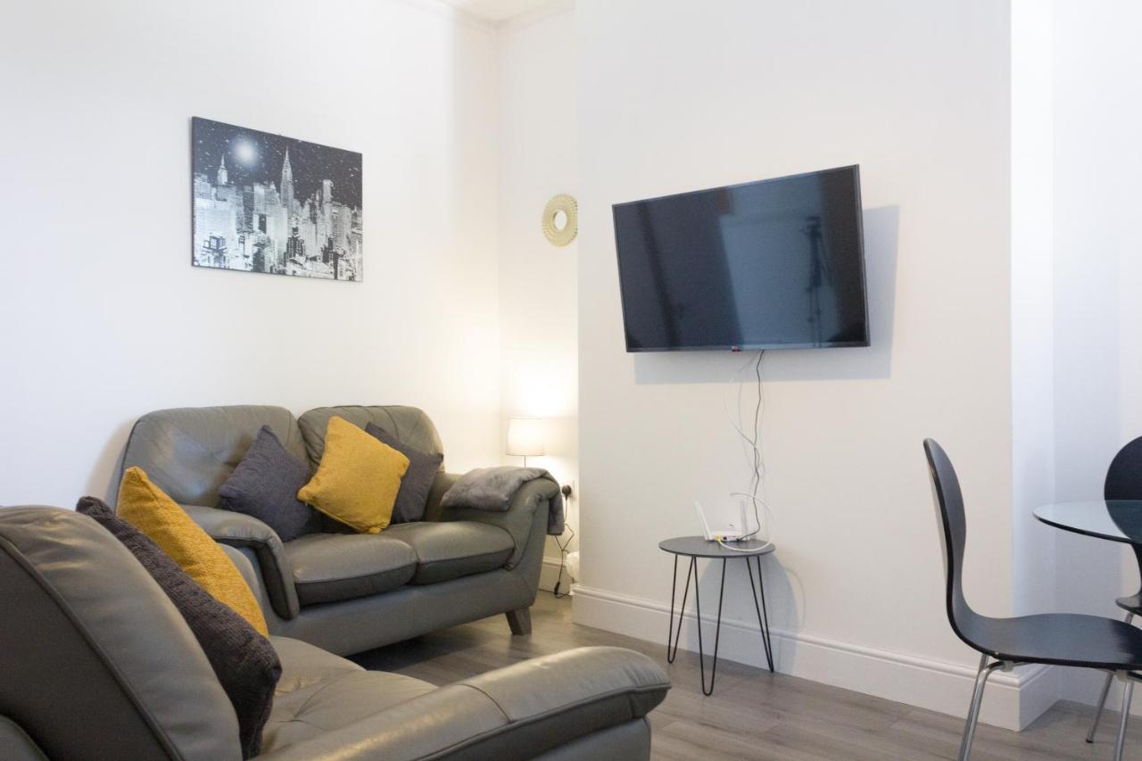 Вилла Boaler House, Modern 4 Bed House With Parking Sleeps 8 Ливерпуль Экстерьер фото