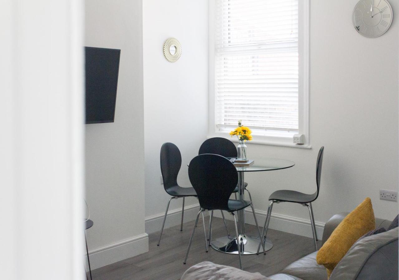 Вилла Boaler House, Modern 4 Bed House With Parking Sleeps 8 Ливерпуль Экстерьер фото